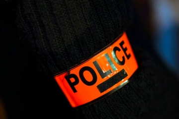 Frankreich / Polizisten erschießen mit Fleischerbeil bewaffneten Angreifer in Paris