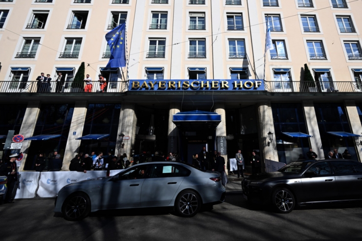 Editorial / Münchner Konferenz zwischen Schock und Ratlosigkeit