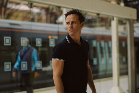 Andrew Scott als Adam