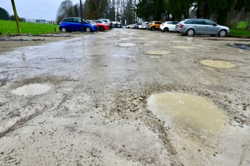 Parkplatz bei den „Rollenger Weiheren“ / Petinger Schöffenrat reagiert auf Leserbrief