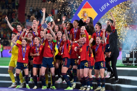 Fußball / Sydney, Sevilla, Paris: Spaniens Weltmeisterinnen kennen keine Grenzen