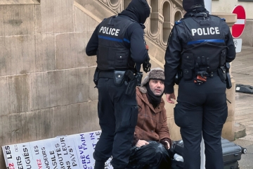 Bettelverbot in der Hauptstadt / Esch will seine Polizisten zurück: „Jo si mär dann hei just Nickien?“