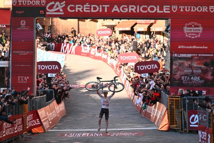 Strade Bianche / Pogacars Schotter-Flucht sorgt für Staunen/Luc Wirtgen 31.