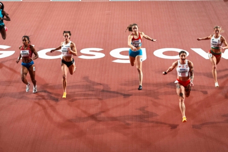 Patrizia Van der Weken (Mitte) lief im Halbfinale auf den dritten Platz ihres Vorlaufs
