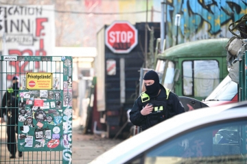 Deutschland / Polizei: In Berlin durchsuchter Wohnwagen war Unterkunft von Garweg