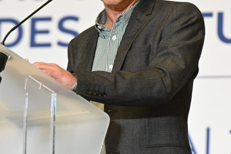 Psychiatre, Paul Rauchs travaille comme clinicien et comme observateur de la vie politique, culturelle et sociale