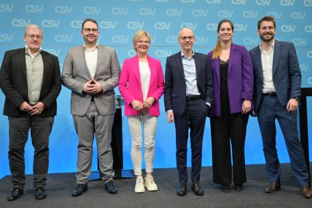 Die neue Parteiführung: Schatzmeister Thierry Schuman, Christian Weis, Martine Hansen, Luc Frieden, Françoise Kemp, Alex Donnersbach