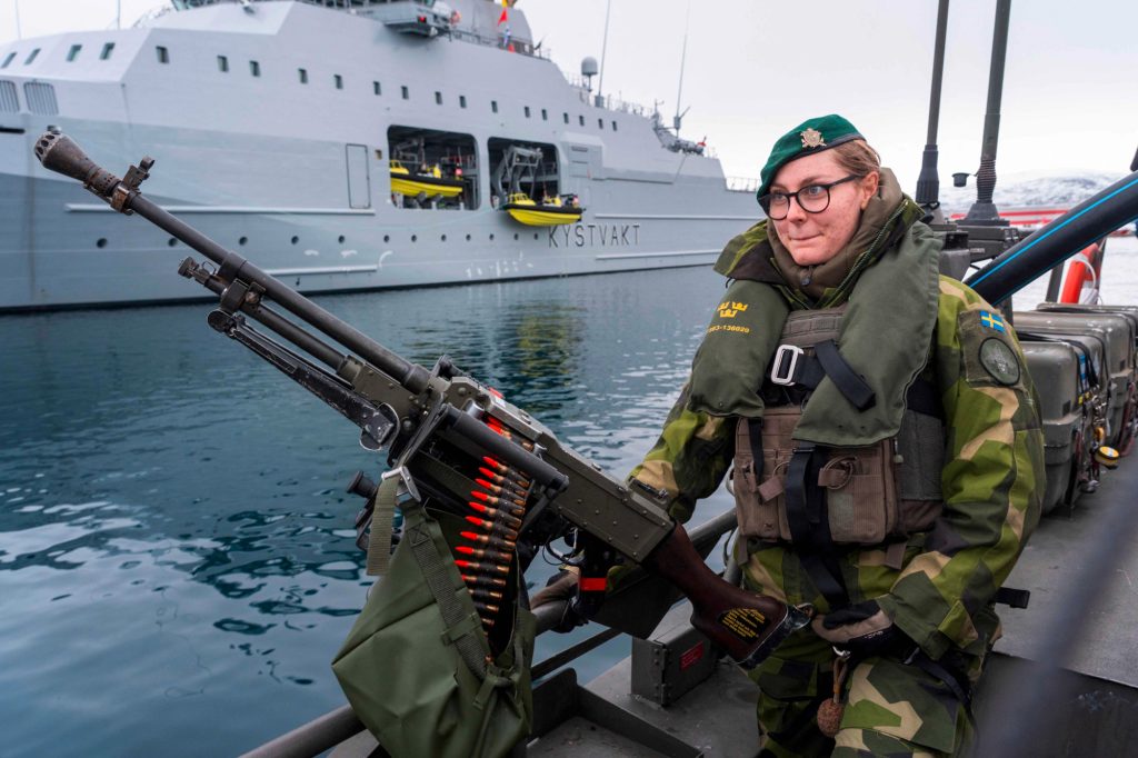 Wehrpflicht  / Frauen müssen ans Gewehr – in Dänemark wird das in zwei Jahren gelten