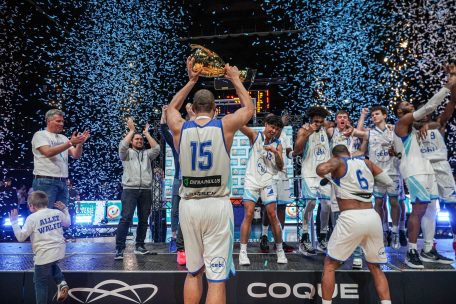 Alain Weins (l.) zeigt sich stolz auf das, was die Résidence in diesem Jahr geleistet hat