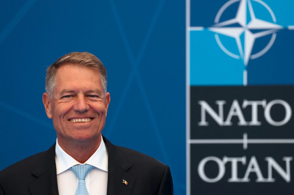 Außenseiter / Rumäniens Präsident Klaus Johannis hat Chancen, neuer NATO-Generalsekretär zu werden