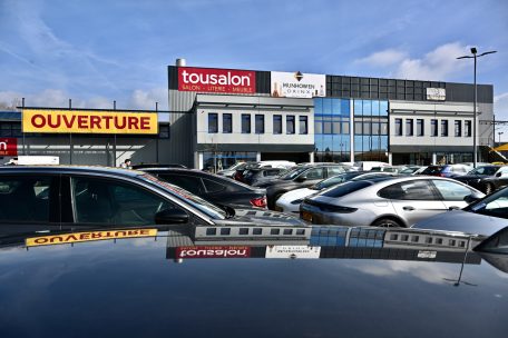 Neues Geschäftsleben in früherem Batiself