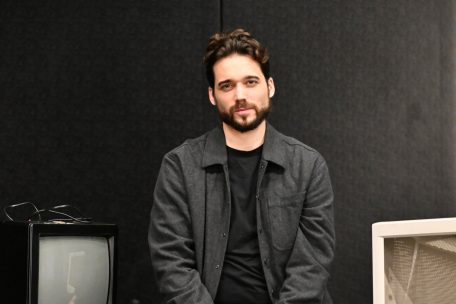 Au Théâtre d’Esch / „Juste un homme, avec un fusil“: la fabrique de l’irréparable