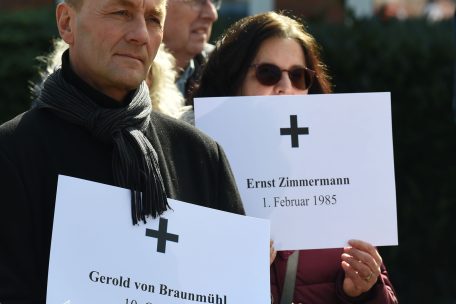 Test / Die Gewalt der selbsternannten deutschen 