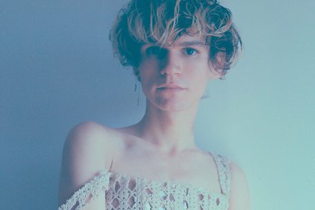 Cinéma / Deuils et transitions: le bel univers queer de Rari Matei