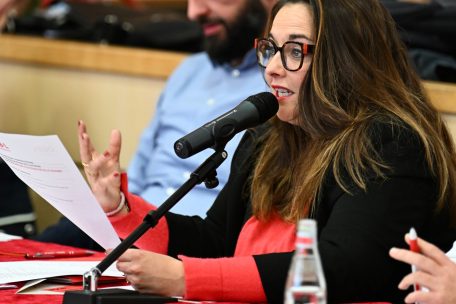 Nora Back, dahinter Jean-Luc De Matteis