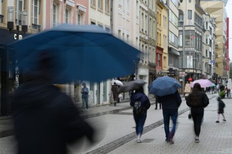 Ganz ohne Verkehrsmittel auskommen und einfach mal zu Fuß gehen, soll in Zukunft attraktiver werden