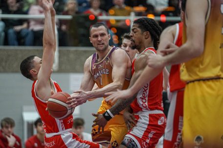 Basketball / Steinsel macht im Entscheidungsspiel kurzen Prozess