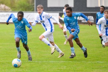 Fußballnachwuchs / Voller Einsatz im Regen – das sind die Fotos vom Jeff Strasser Cup in Mondorf