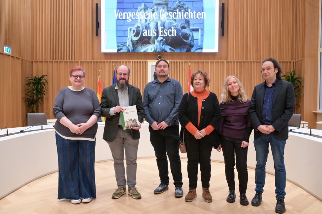 Neues Buch / „Vergessene Geschichten aus Esch“ wurde im Rathaus vorgestellt