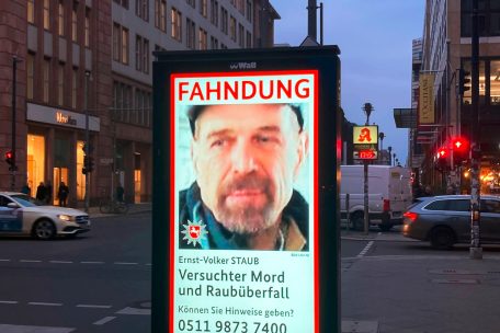 Gesucht: Ein Fahndungsplakat des LKA Niedersachsen zeigt den mutmaßlichen früheren RAF-Terroristen Ernst-Volker Staub
