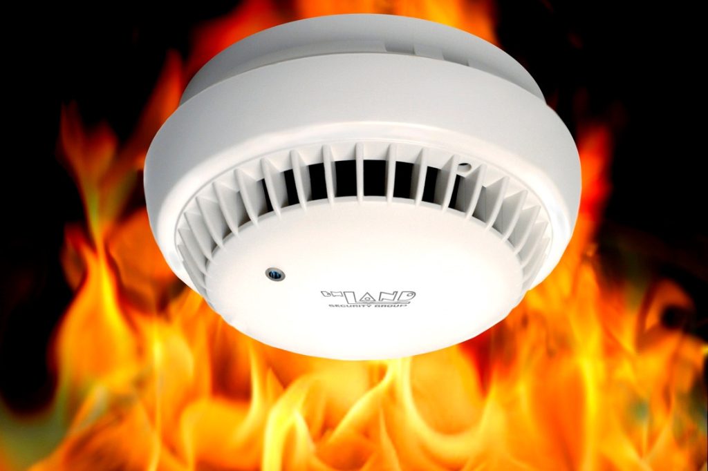 Verbraucherschutzserie (12) / Die Frage, wer Rauchmelder installieren und warten muss