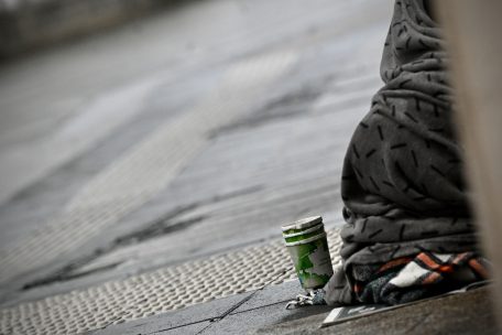Editorial / Verschoben, nicht behoben: Bettelverbot löst das Problem der Obdachlosigkeit nicht