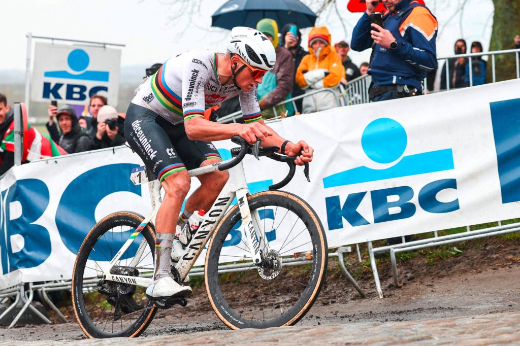 Radsport / Ein traumatisiertes Peloton in der „Hölle des Nordens“