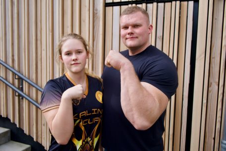 Die 13-jährige Julia Jablonska und ihr Vater Kamil Jablonski waren extra aus Polen angereist