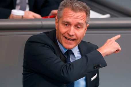 Deutschland / AfD-Spitze geht „zum jetzigen Zeitpunkt“ von Unschuld Bystrons aus