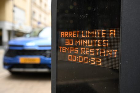 Die Beamten lassen den Autofahrern noch drei Minuten Zeit nach Ablauf der Uhr