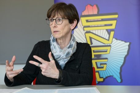 Erforderte Flexibilität, gestrichene Ruhetagen und liegengebliebene Arbeit: Die Präsidentin der Polizeigewerkschaft SNPGL, Marlène Negrini, kennt die Folgen des inzwischen drei Monate andauernden Einsatzes in der Hauptstadt