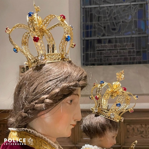 Trintingen / Diebe haben zwei goldene Kronen aus Kirche gestohlen