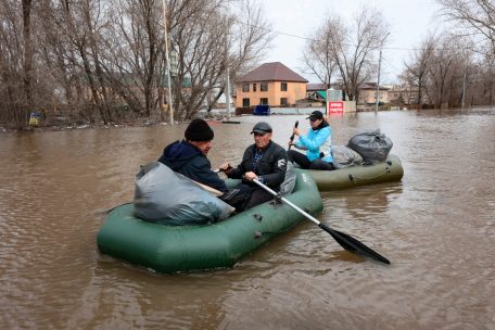 Nach Hochwasserkatastrophen / Putin als letzte Hoffnung
