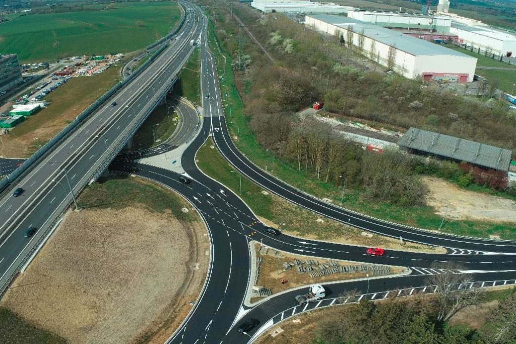 „Den dommste Rond-Point“ / Düdelinger Katastrophen-Kreisel bekommt „normalerweise“ bald Ampeln