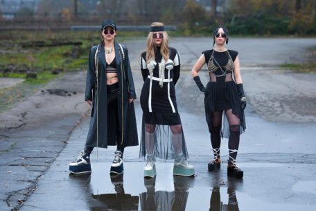 Theaterstück „Nornen“ / Loki trifft auf Xi Jingping