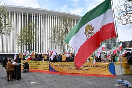 Proteste im Iran / Exil-Oppositionelle fordern Verbot der „Revolutionsgarden“