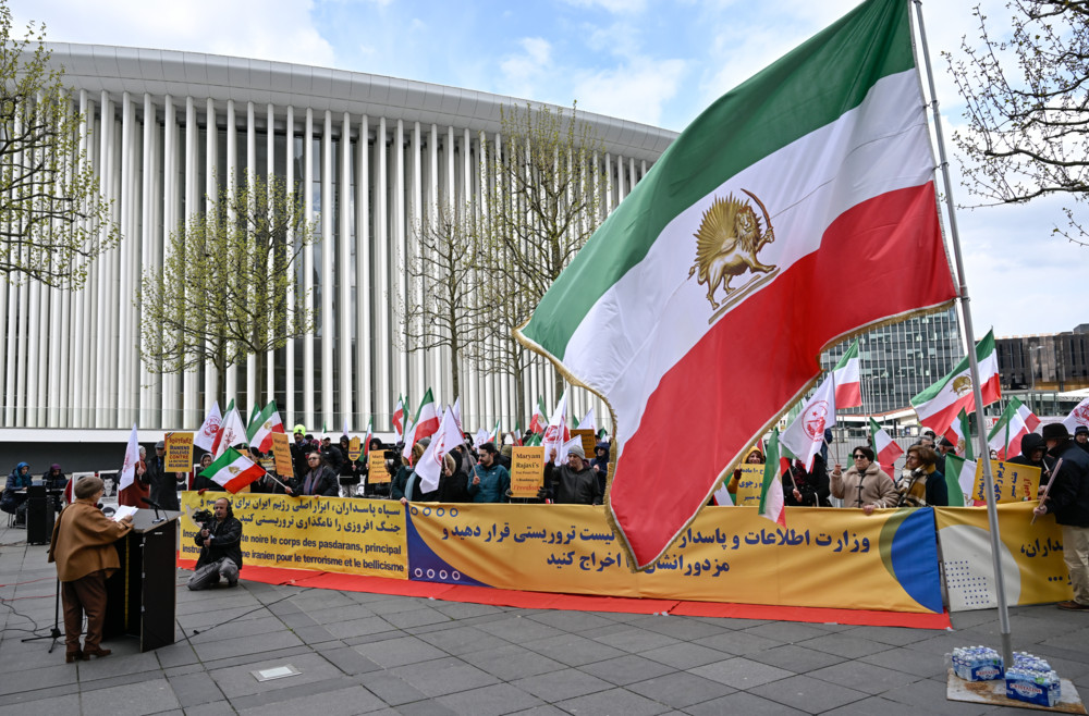 Proteste im Iran / Exil-Oppositionelle fordern Verbot der „Revolutionsgarden“