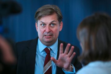 Nach Spionage-Vorwurf / EU-Parlament suspendiert Krah-Mitarbeiter