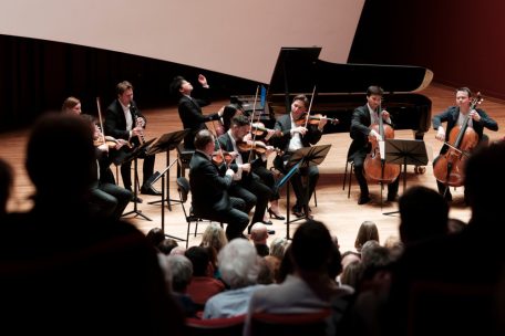 Alain spannt den Bogen / Das Mozart-Projekt von Kit Armstrong