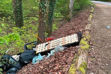 Ellergronn / Unbekannte werfen Müll ins Naturschutzgebiet