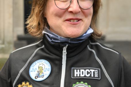 Froh und erleichtert: Sandy Häfele bei ihrer Ankunft in Düdelingen