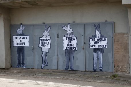 &bdquo;Fr&uuml;her war Street Art ziemlich politisch&ldquo;, sagt Benjamin Irritant und l&auml;sst seine Hasen agitieren