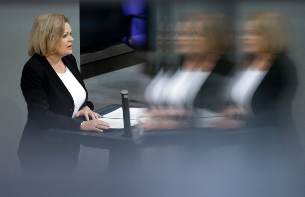 Deutschland / Faeser verurteilt Blockade von Göring-Eckardts Dienstwagen