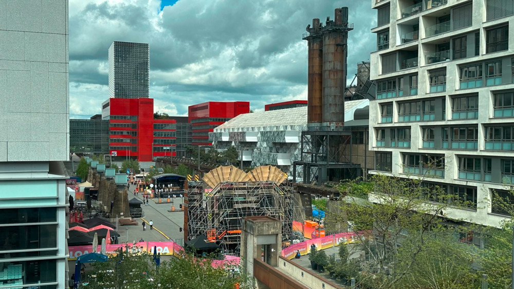 LOA in Esch im Aufbau / Das „Season Opening“ der Festivalsaison startet am 3. Mai