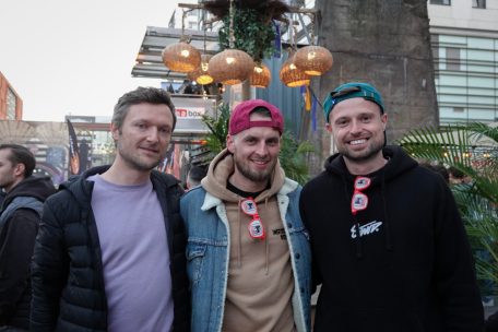 Thibaut (Mitte) ist aus dem Elsass angereist