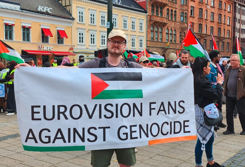 Eurovision / „Es liegt eine seltsame Atmosphäre in der Luft“: Tausende Menschen bei Pro-Palästina-Demo in Malmö