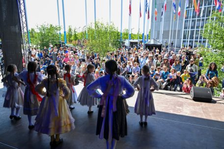 Musik und Tanzdarbietungen aus verschiedenen europäischen Ländern gehörten zum Festtagsprogramm 