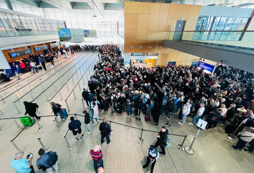 800 Fluggäste betroffen / Probleme mit Sicherheitssystem am Flughafen führen zu Verspätungen der Flüge