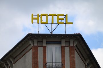 Sommerspiele / Noch Zimmer frei: Pariser Hotels senken vor Olympia die Preise