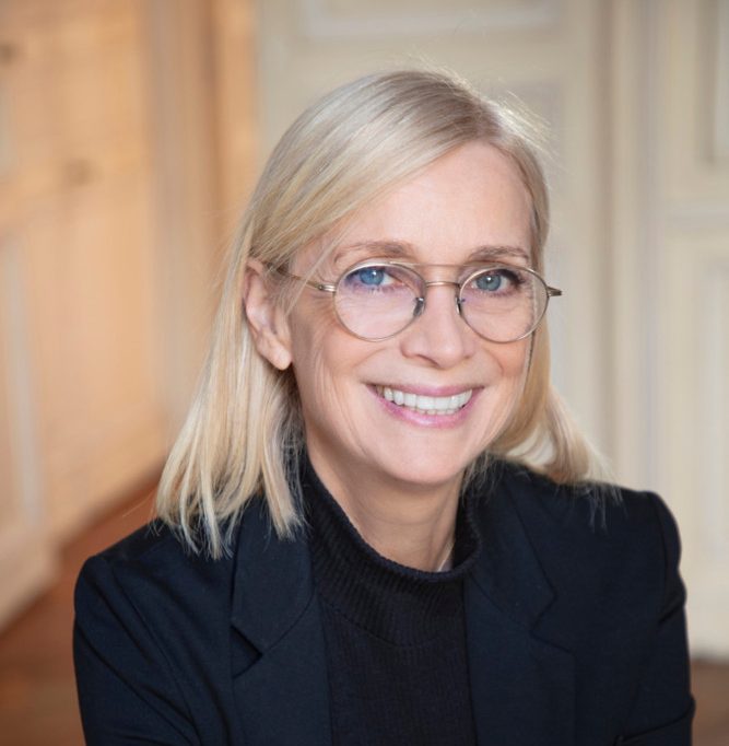 Rencontre avec Valérie Tong Cuong / „Voltiges“ raconte les hauts et les très bas d’une famille à qui tout souriait